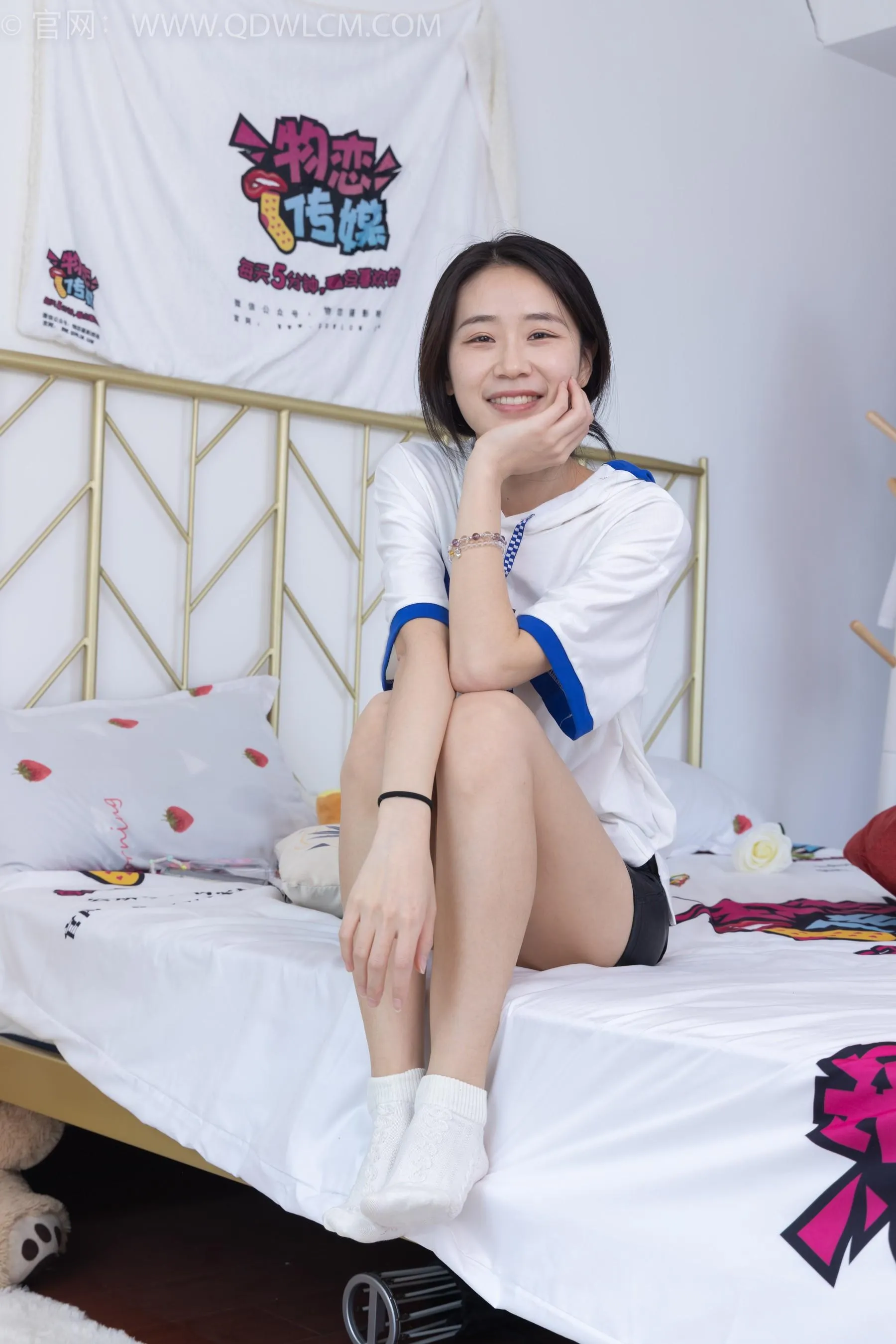 物恋传媒 NO.1530 菜菜-冬日雪花 [184P]插图